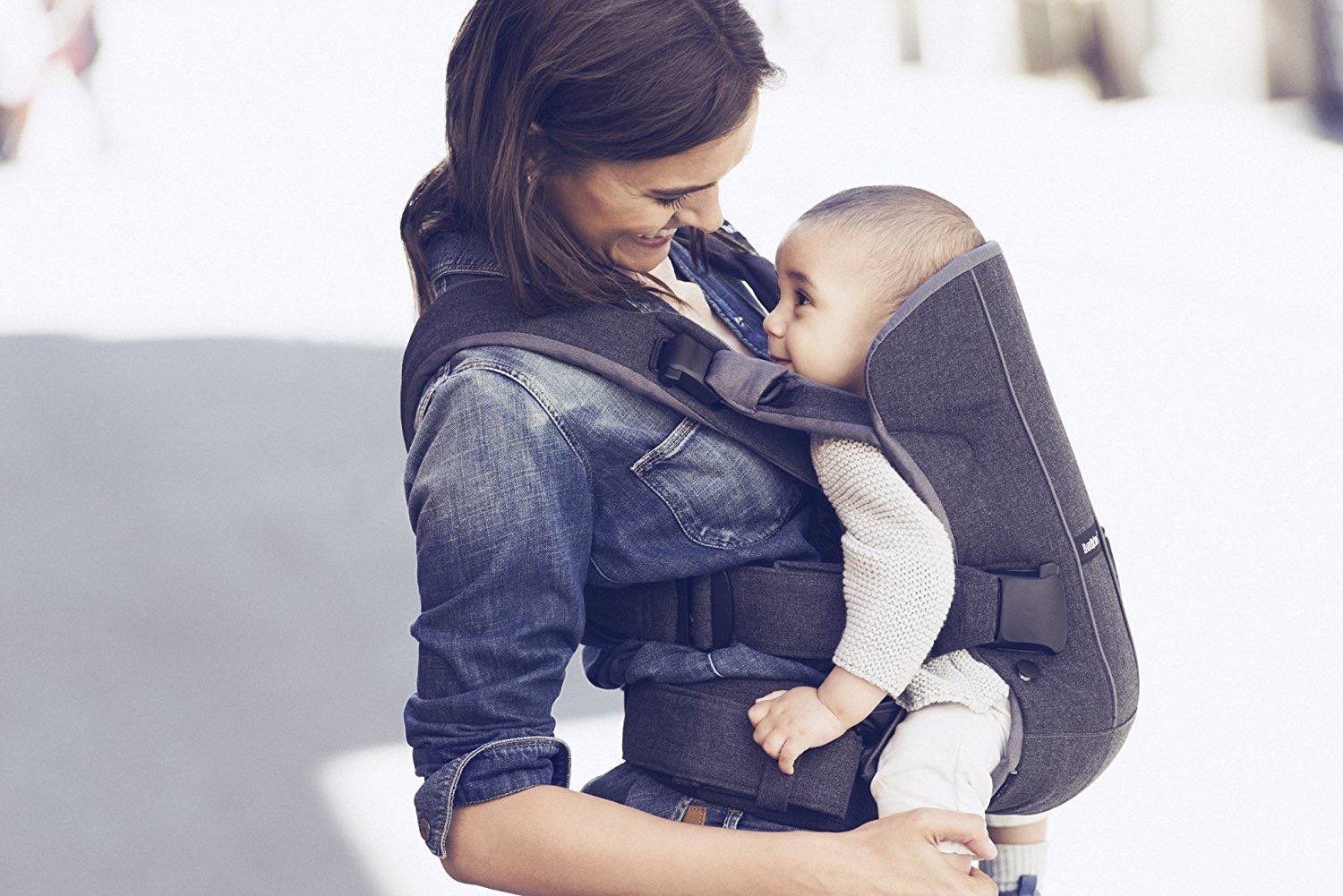 mochila portabebes one baby bjorn