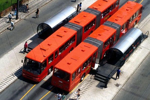 Jaime Lerner Metro sobre ruedas