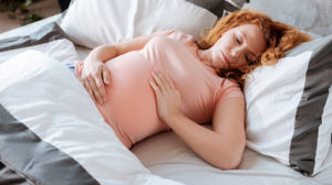 es malo dormir con ventilador estando embarazada