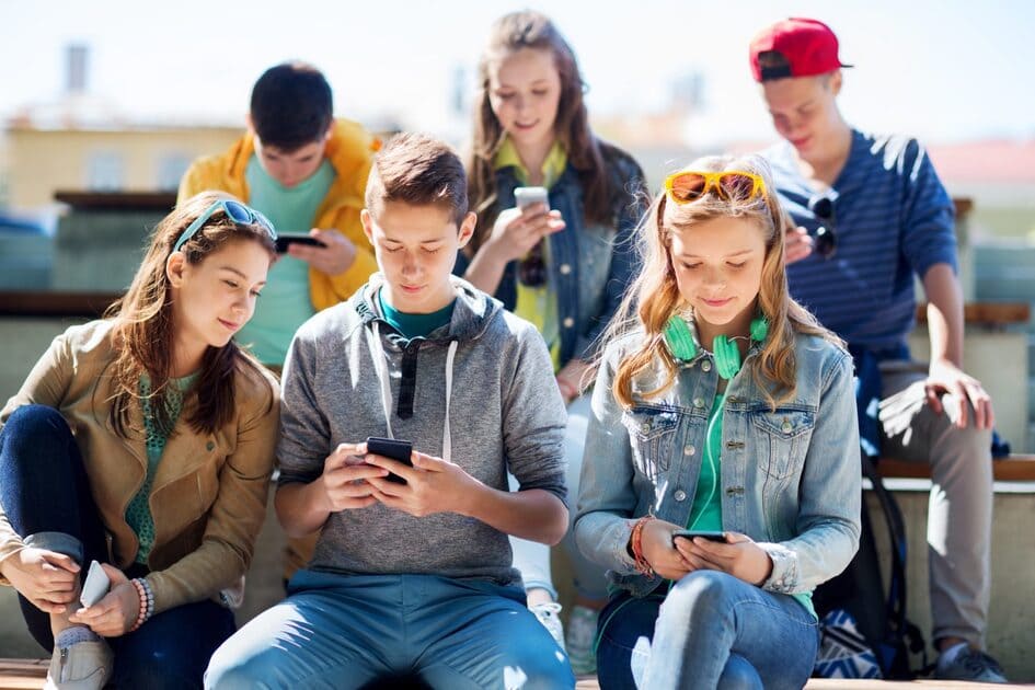 Niños adictos tecnología adolescentes